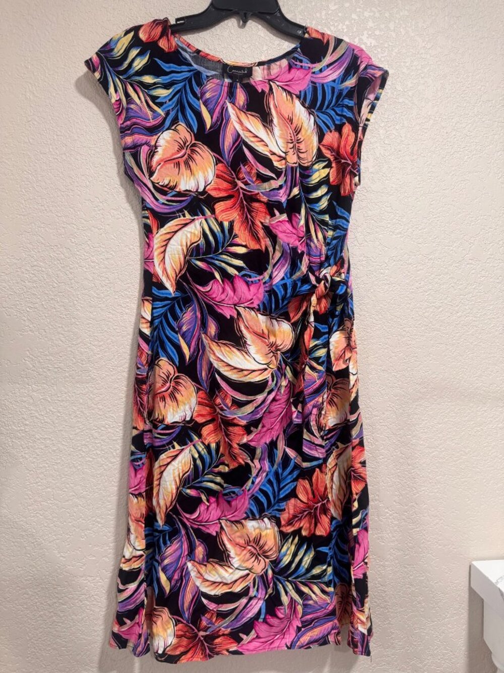 Tropical Floral Print Midi Dress With Cap Sleeves & Side Knot By Connected Appar
